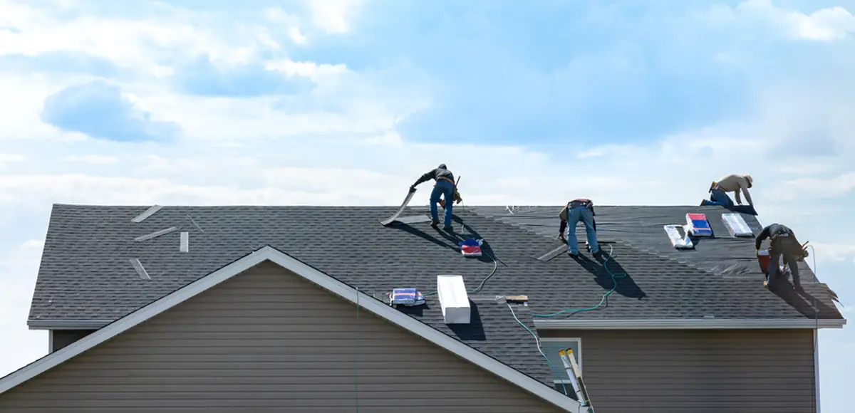 roofers replacing roof