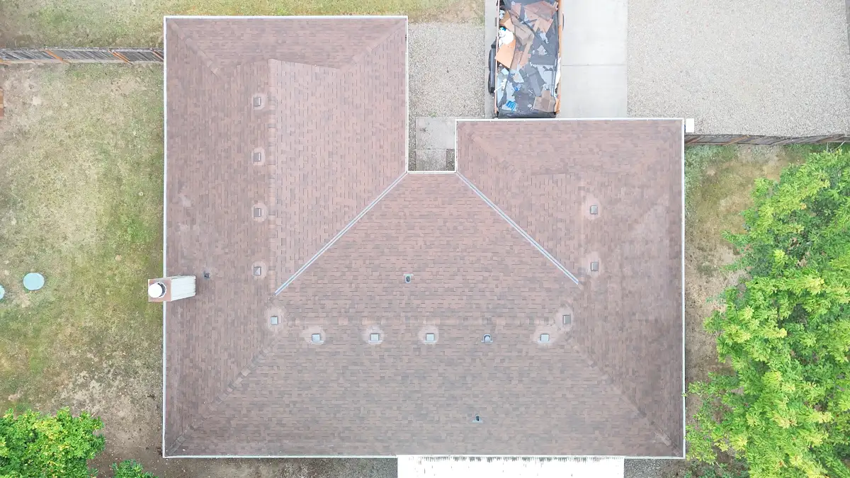 Overhead view of the new Malarkey Vista AR Antique Brown roof in Green Arbor Village, La Center, WA